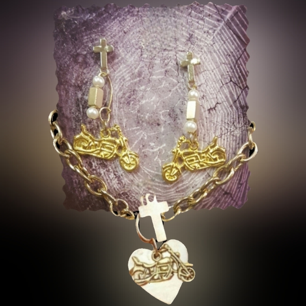 Vtg Y2K gold tone motorcycle crosses pearls & hearts bikercore jewelry set NWT